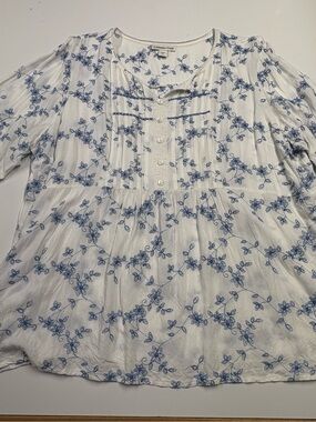 Coldwater Creek White Top with Blue Embroidery